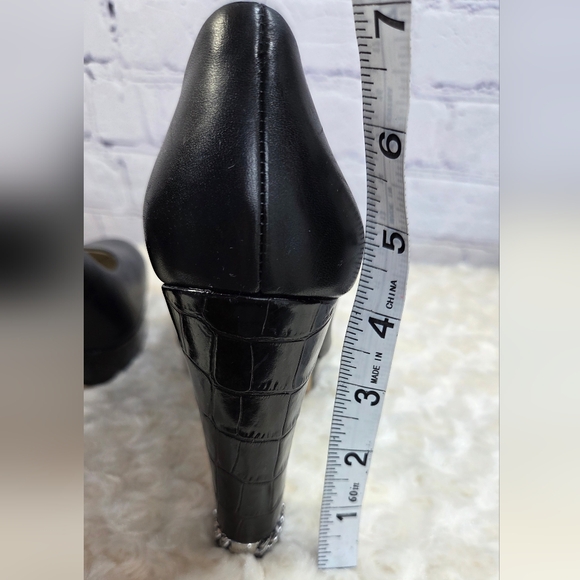 Michael Kors Black Leather Heels - Picture 4 of 9